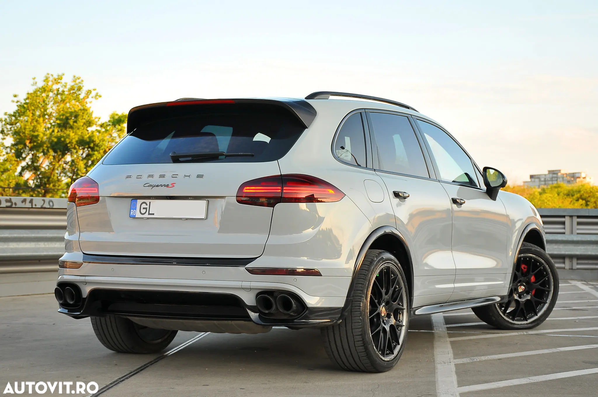 Porsche Cayenne S Diesel Platinum Edition - 10