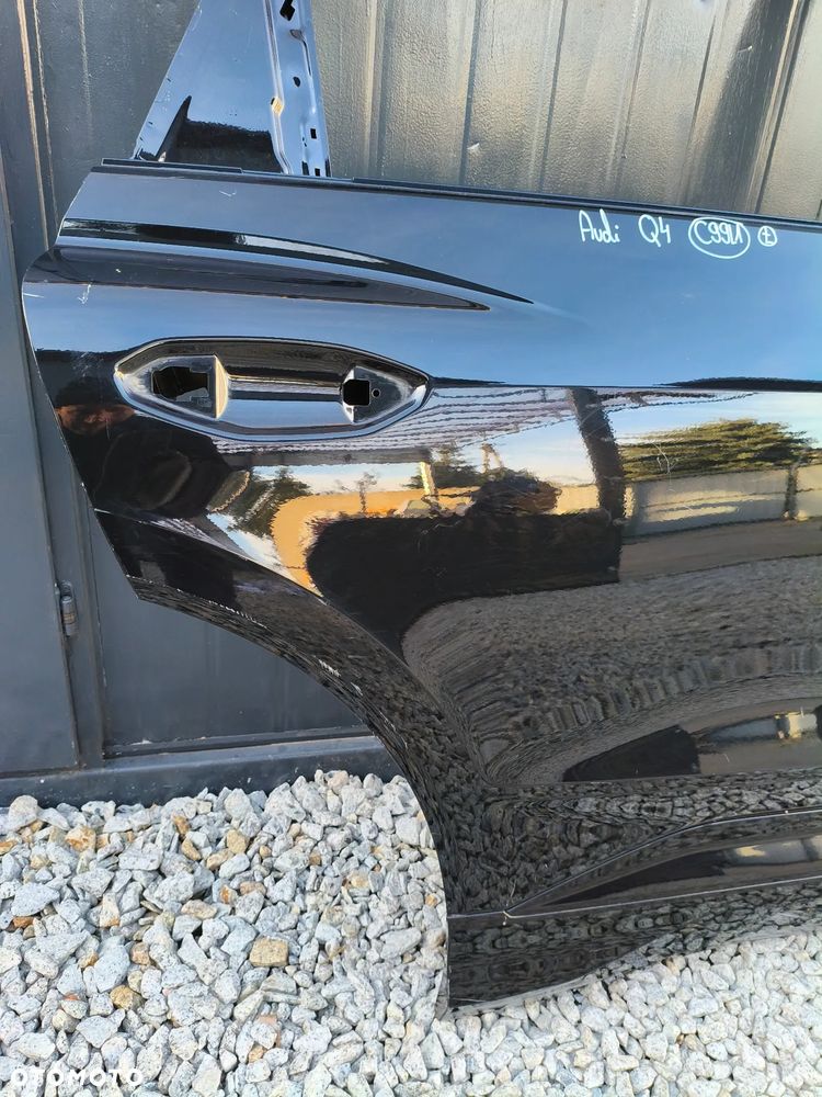AUDI Q4 DRZWI PRAWE TYLNE TYŁ POZNAŃ GIEŁDA X1 - 2