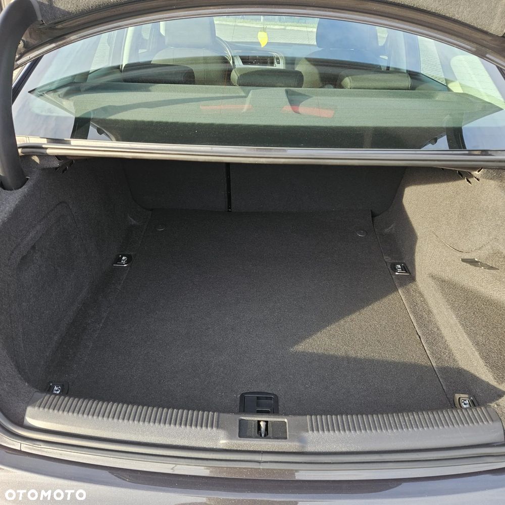 Audi A4 Avant 2.0 TDI DPF Ambiente - 17