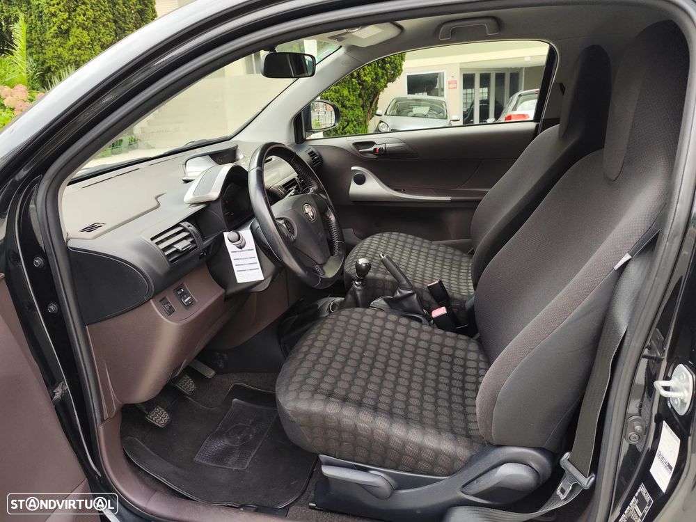 Toyota iQ 1.0 VVT-i - 5