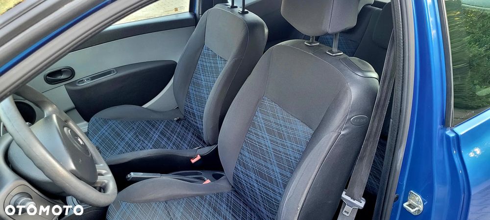 Renault Clio - 25