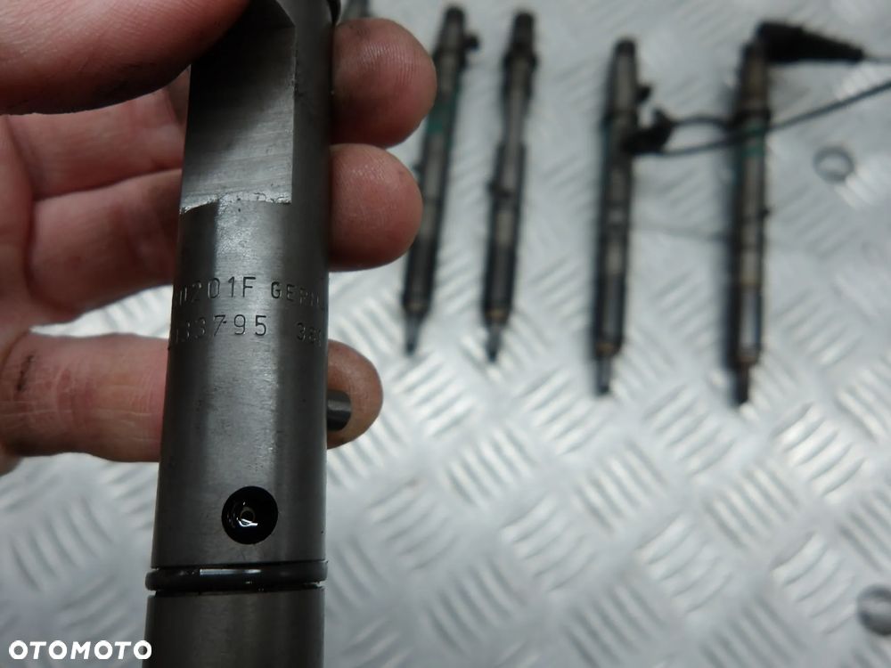 PASSAT B5 FL SEDAN 2.5 TDI 4MOTION WTRYSK WTRYSKIWACZ 043213795 - 8