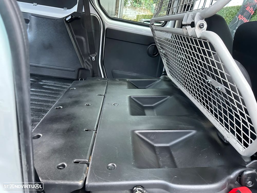 Renault IVA dedutível  Kangoo Maxi GPS 5Lug. Comercial Ligeiro Misto - 23