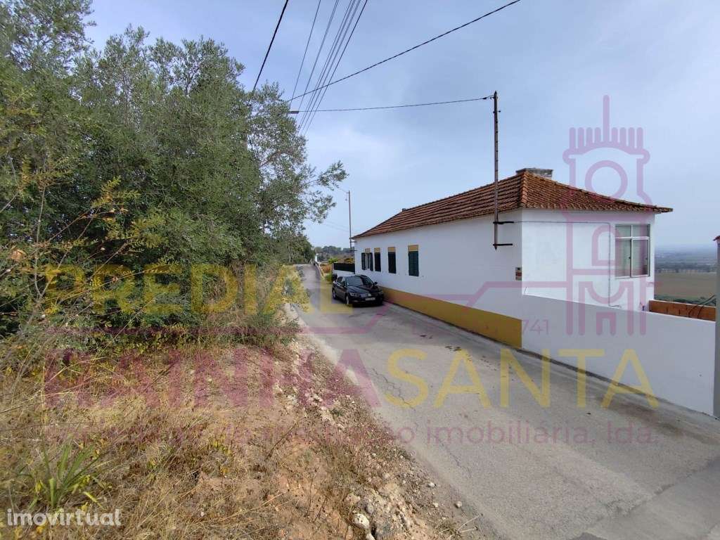 Moradia T5 com terreno e vista soberba sobre a Lezíria - Santarém - Grande imagem: 3/8