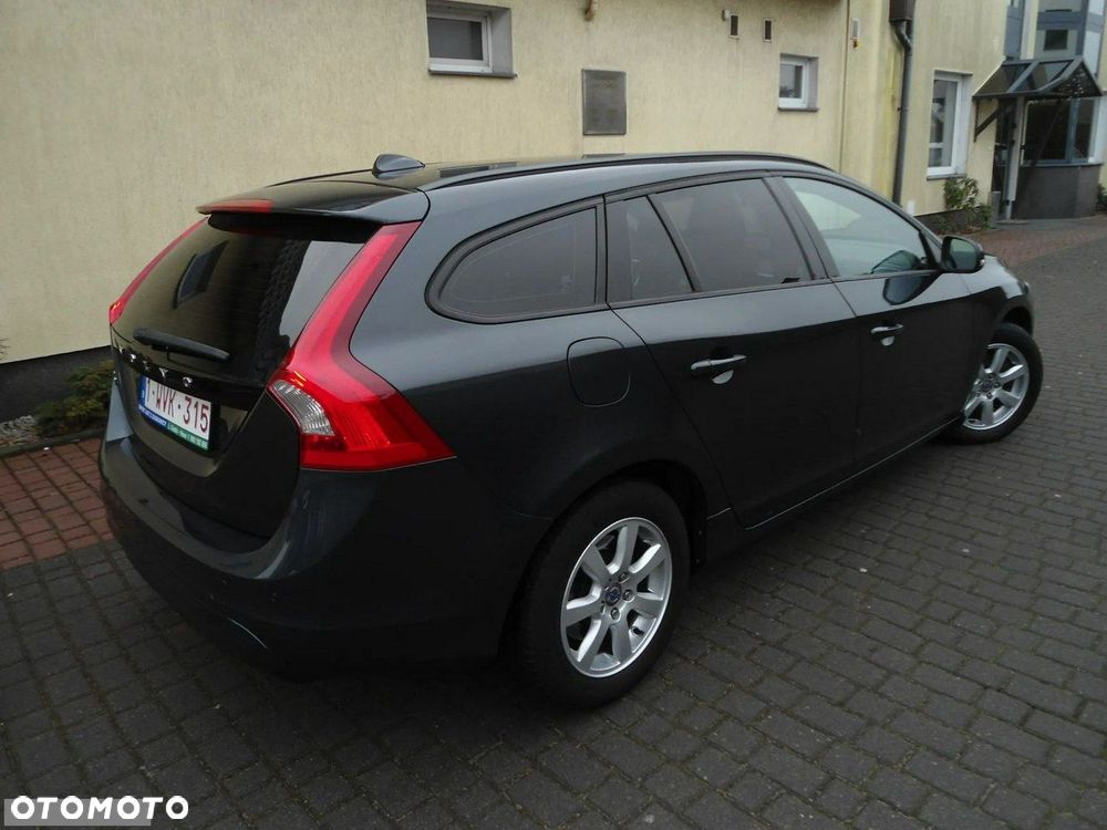 Volvo V60 D2 Momentum - 3
