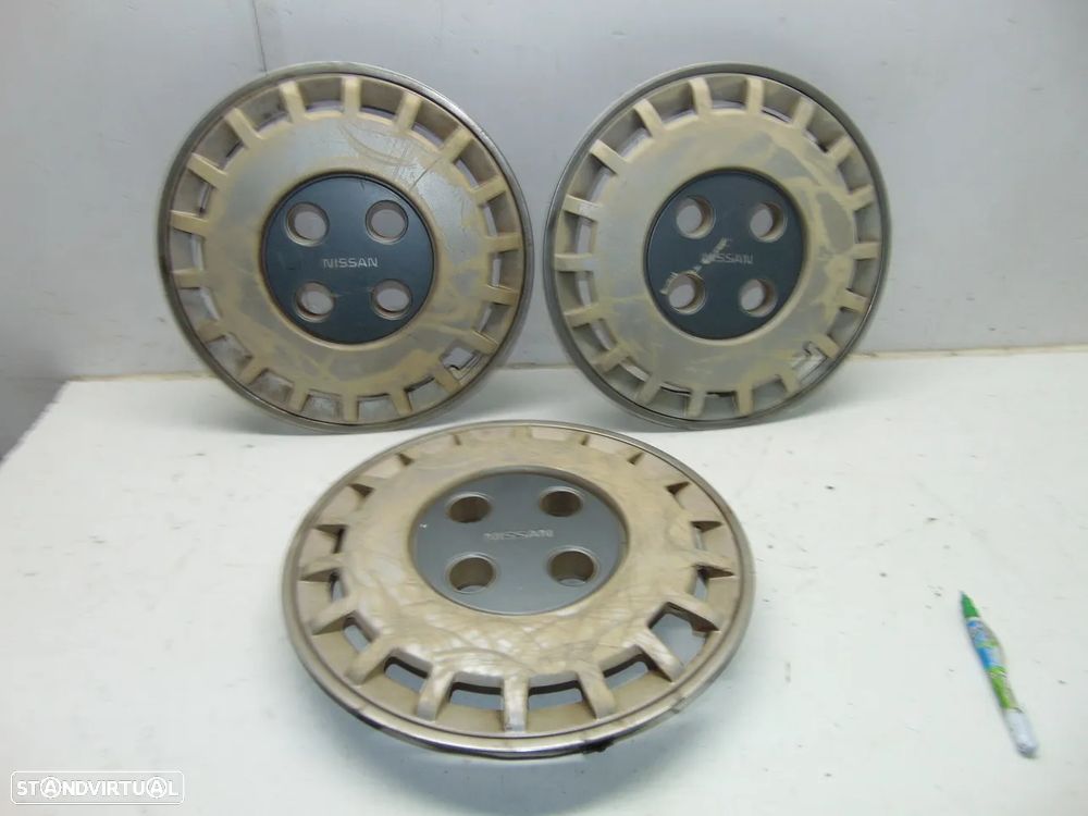 Nissan Vanette tampões roda - 1