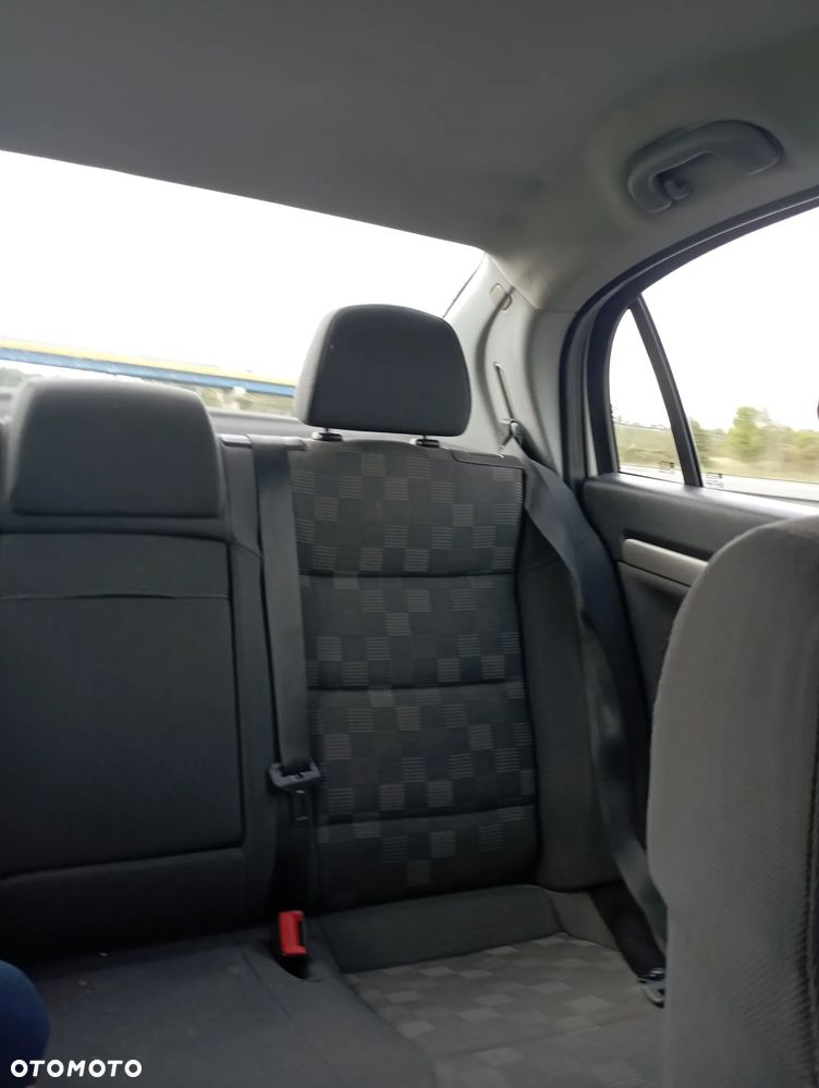 Opel Vectra 1.6 Base - 10