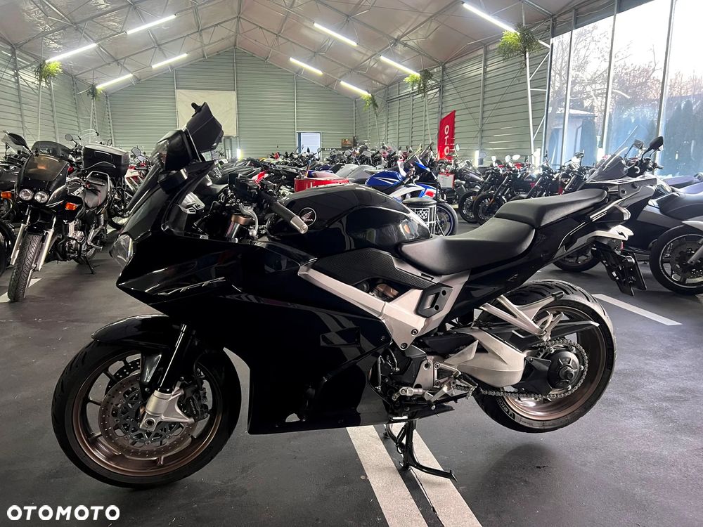 Honda VFR - 7