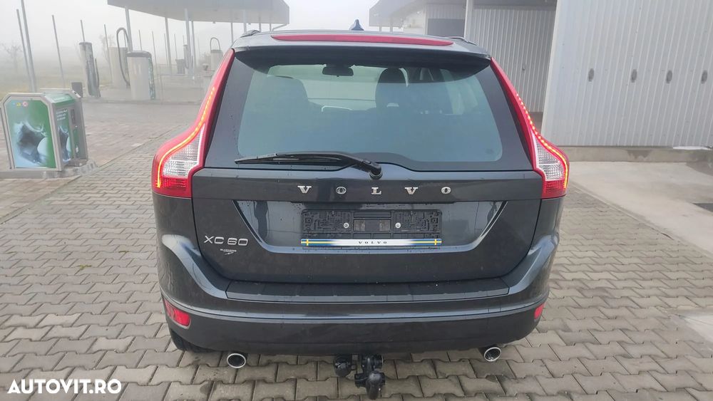 Volvo XC 60 2.4D AWD Momentum - 5