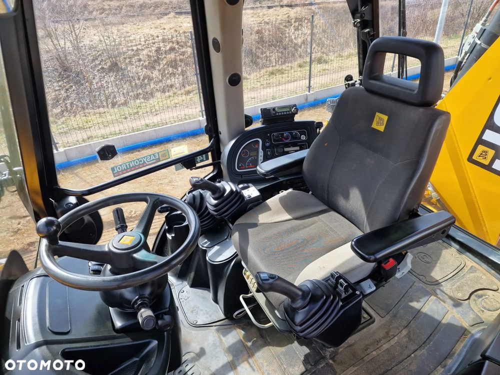 JCB 4CX - 8