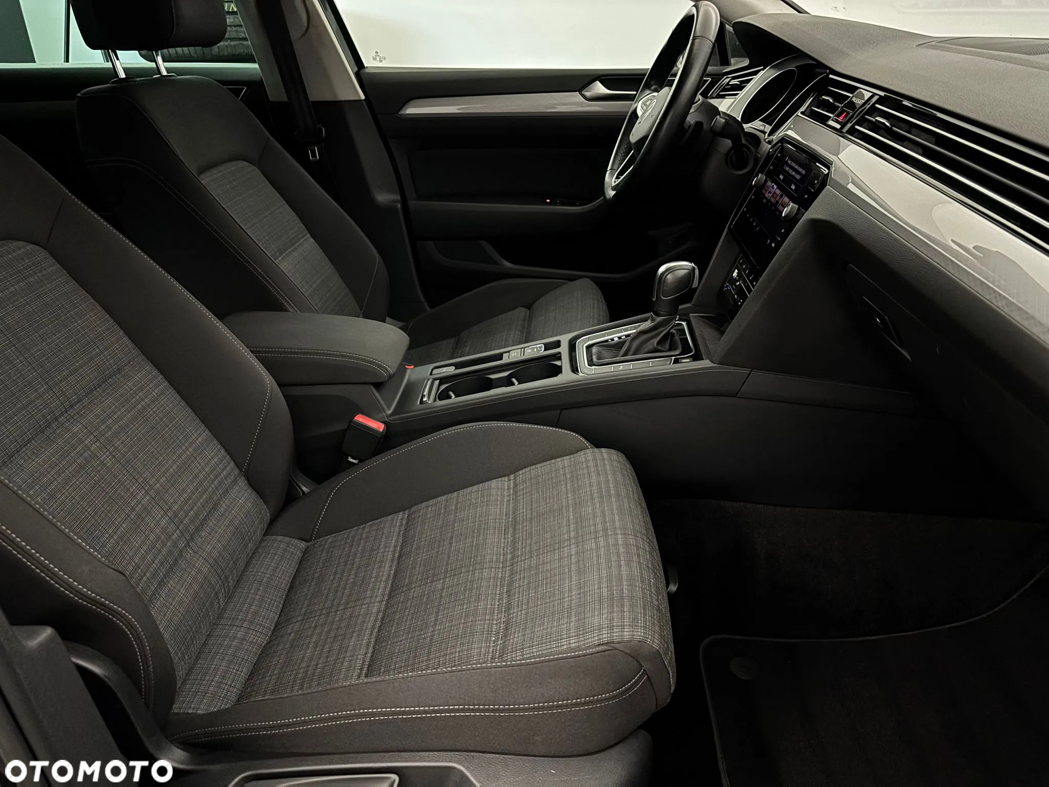 Volkswagen Passat 2.0 TDI EVO Business DSG - 18