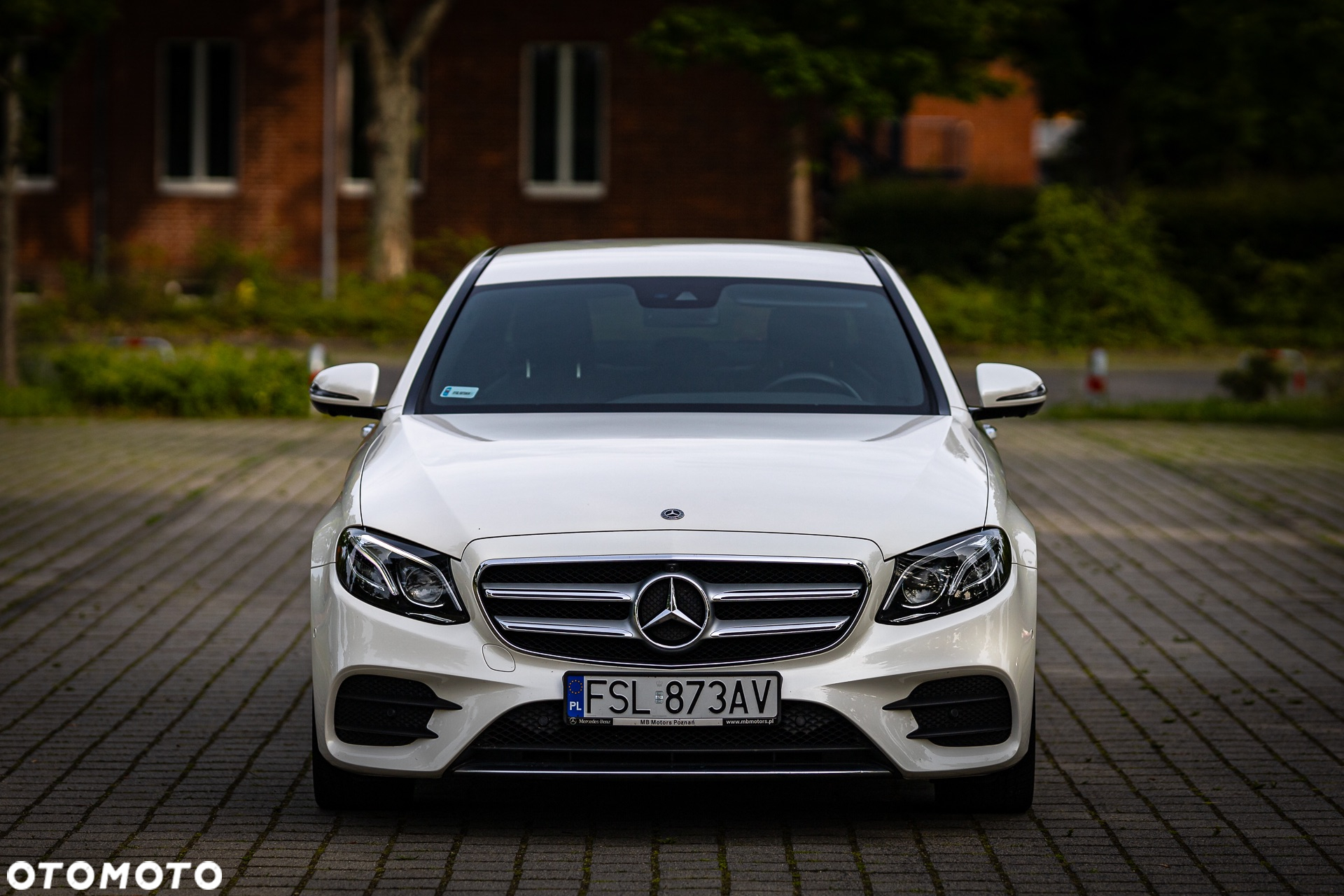 Mercedes-Benz Klasa E 220 d 4-Matic 9G-TRONIC - 26