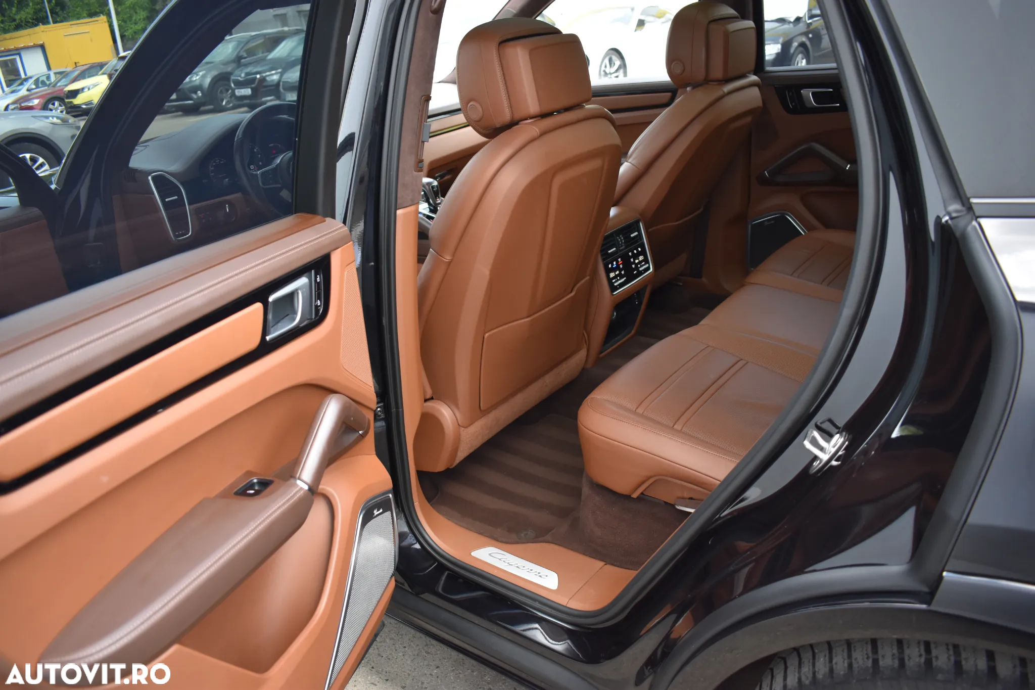 Porsche Cayenne - 27