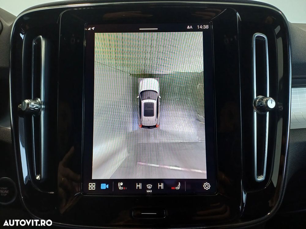 Volvo XC 40 B4 AT8 Mild Hybrid Momentum - 16