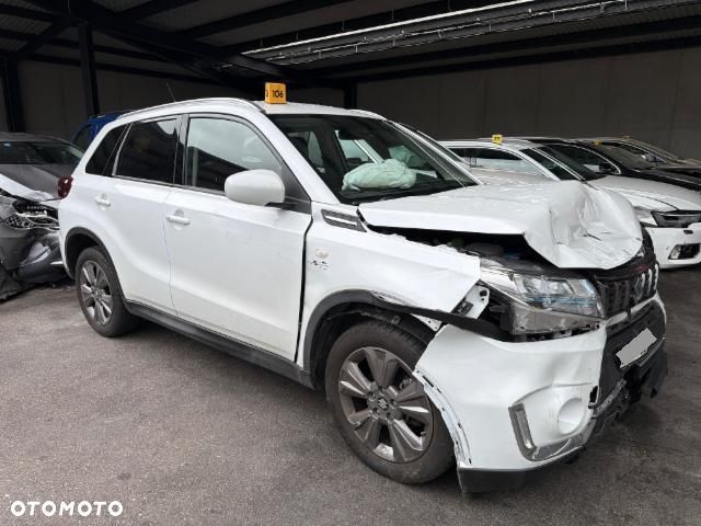 Suzuki Vitara 1.5 Strong Hybrid Elegance Sun 4WD AGS - 3