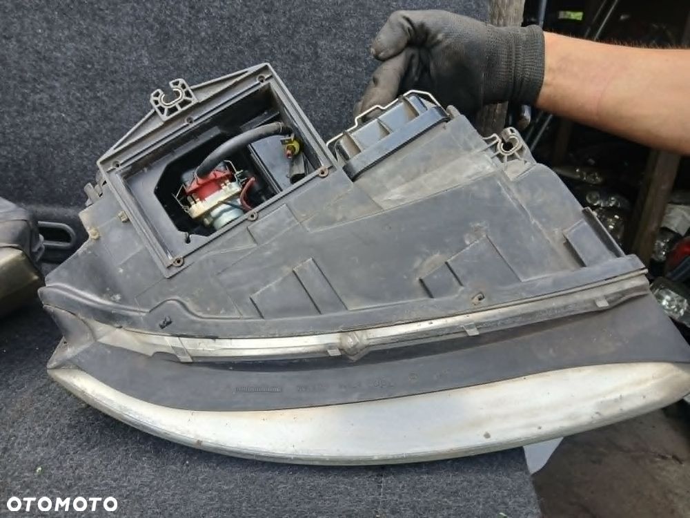 Audi A4 B6 lampa przednia lewa Xenon brak przetwornicy - 6