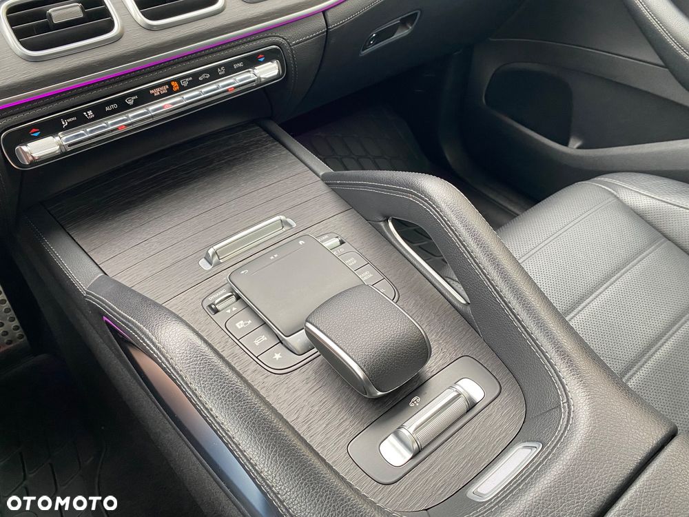 Mercedes-Benz GLS - 22