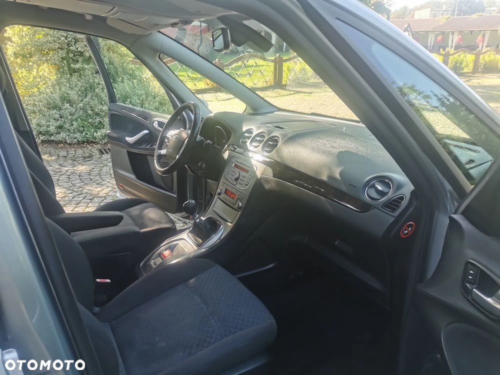 Ford Galaxy 2.0 TDCi Ghia - 11