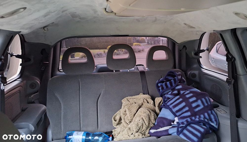 Chrysler Voyager 2.4 SE - 21
