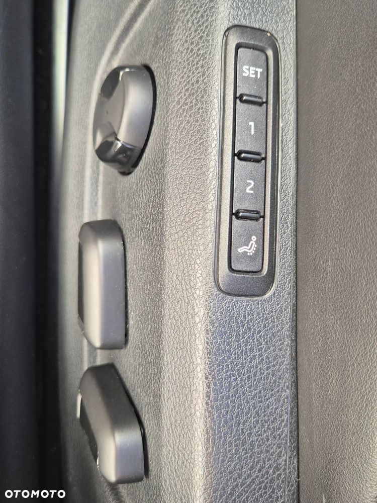 Skoda Superb 2.0 TDI DSG Premium Edition - 14