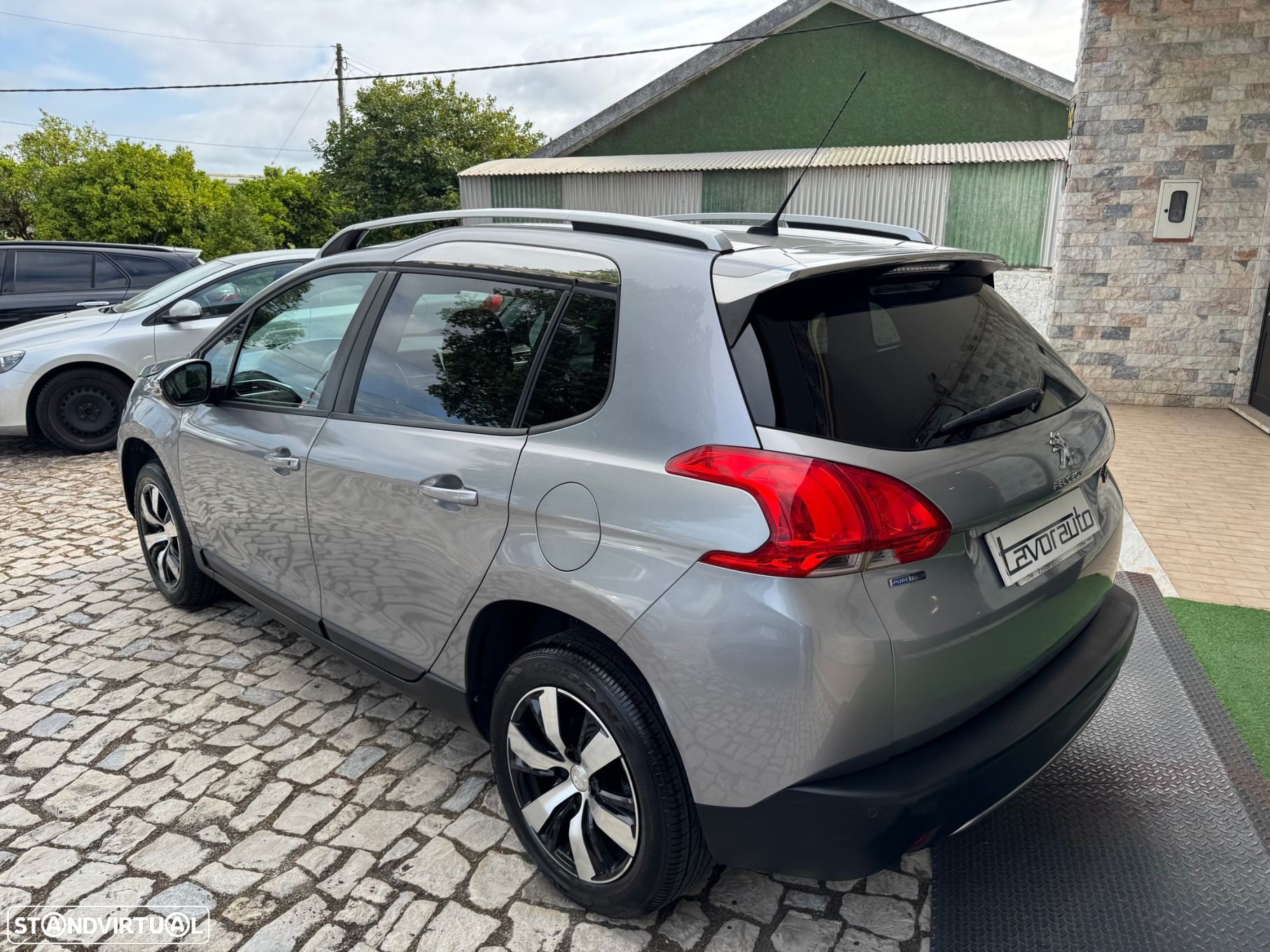 Peugeot 2008 1.2 PureTech Style - 6