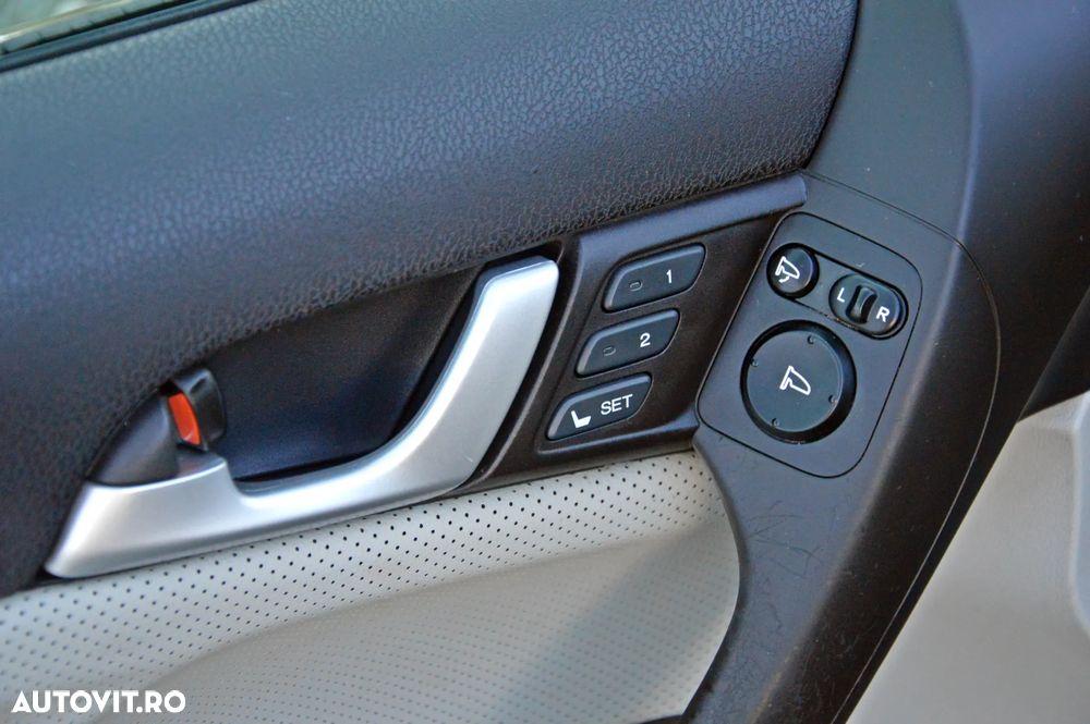 Honda Accord 2.2 i-DTEC AT Executive Navi - 31