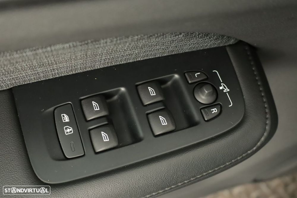 Volvo V60 2.0 T8 AWD TE Plus Bright - 19