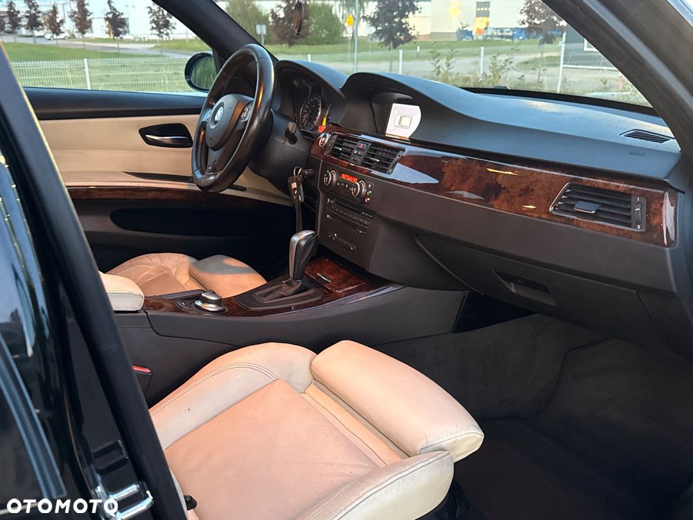 BMW Seria 3 320i - 6