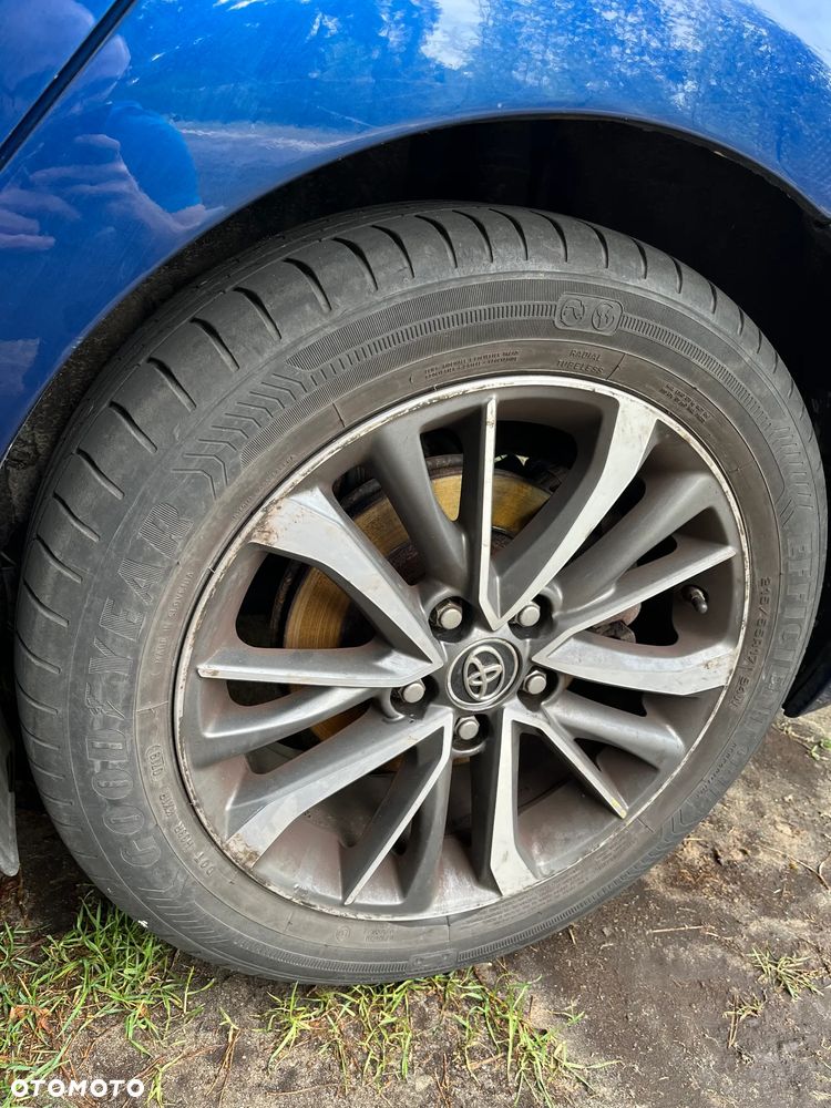 Toyota Avensis 1.8 Premium - 10