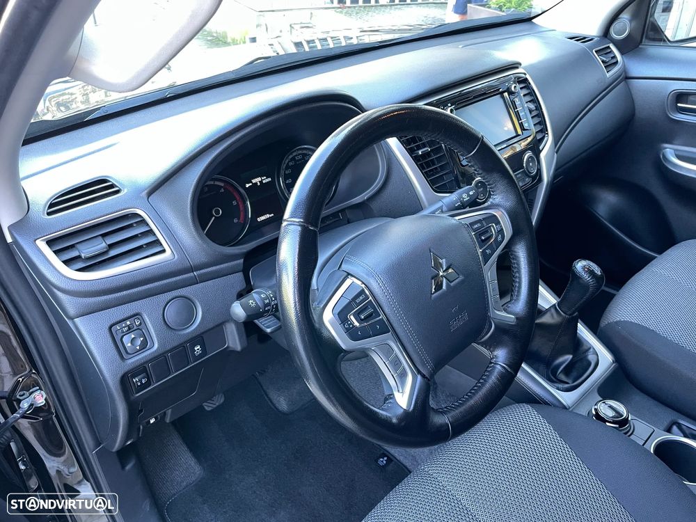 Mitsubishi L200 2.3 DI-D CD Invite Strakar Look 2WD - 16