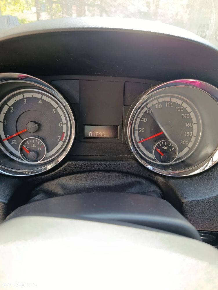 Dodge Grand Caravan - 19