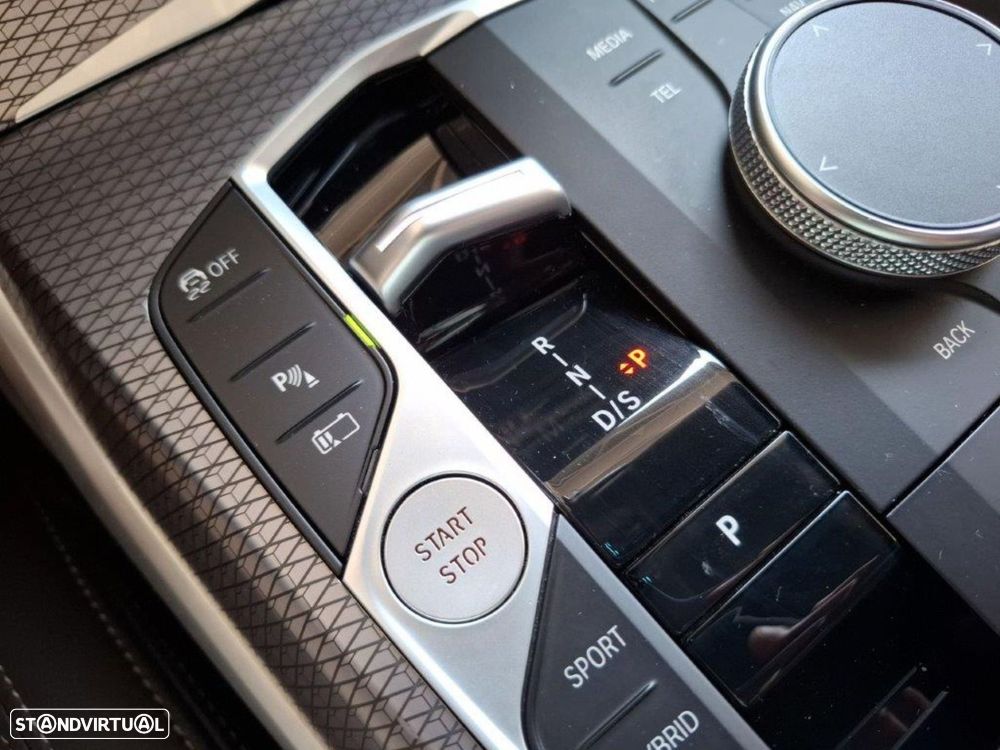 BMW 320 e Pack Desportivo M Auto - 16