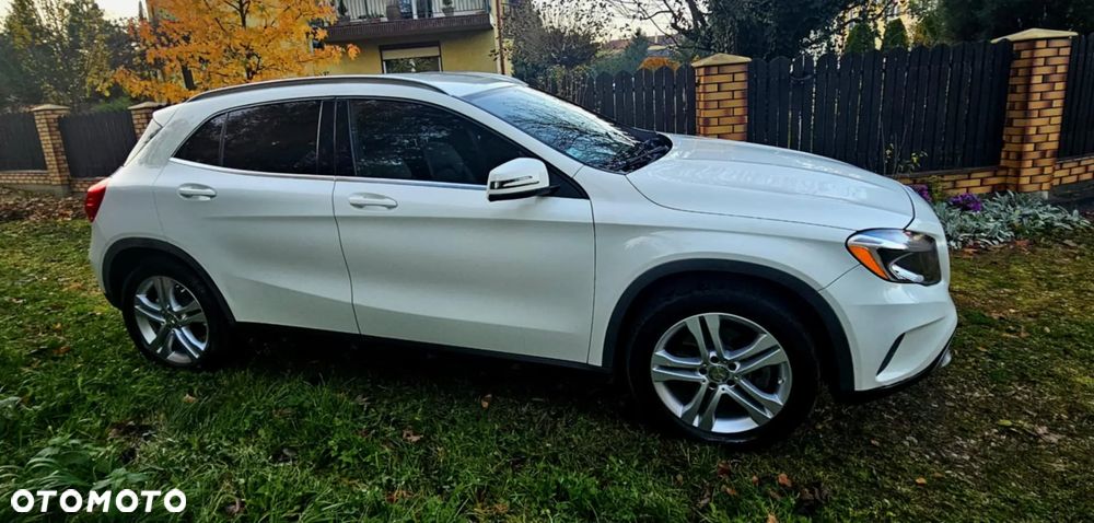 Mercedes-Benz GLA 250 7G-DCT Urban - 2