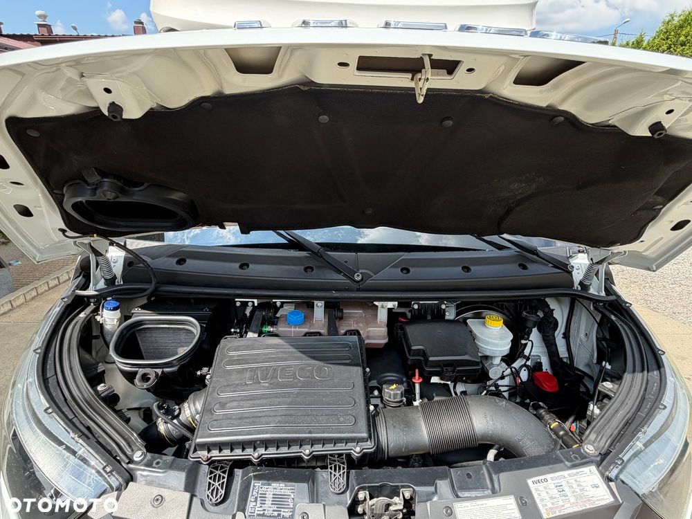 Iveco Daily 35C15 3.0 Kontener 8 Palet z windą - 26