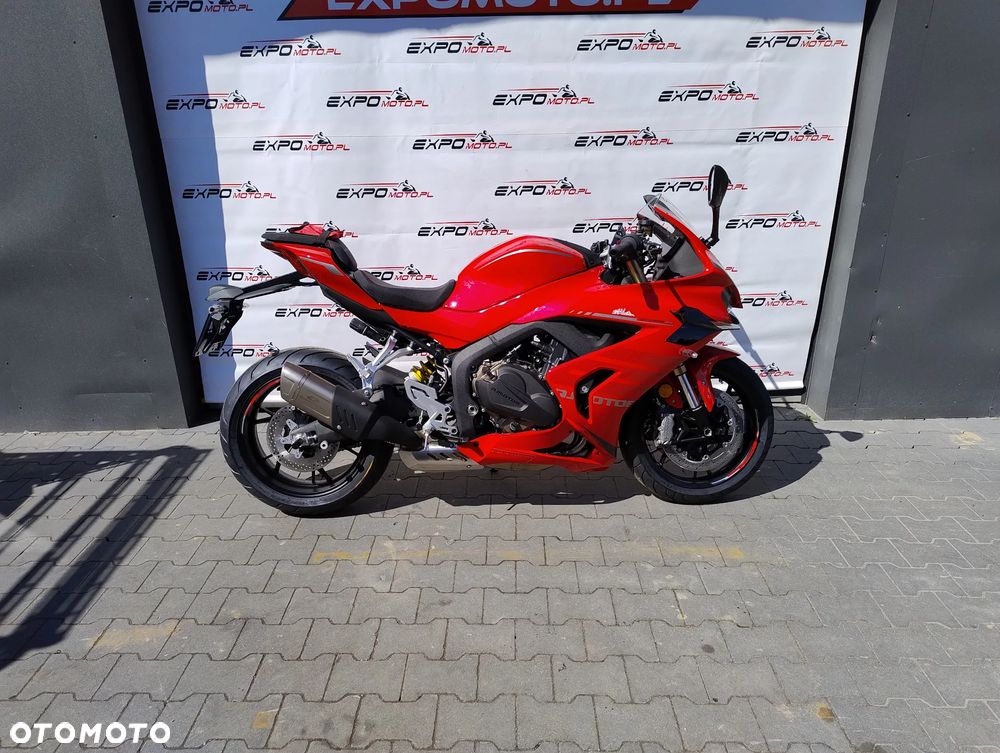 QJMOTOR SRK 800RR - 7