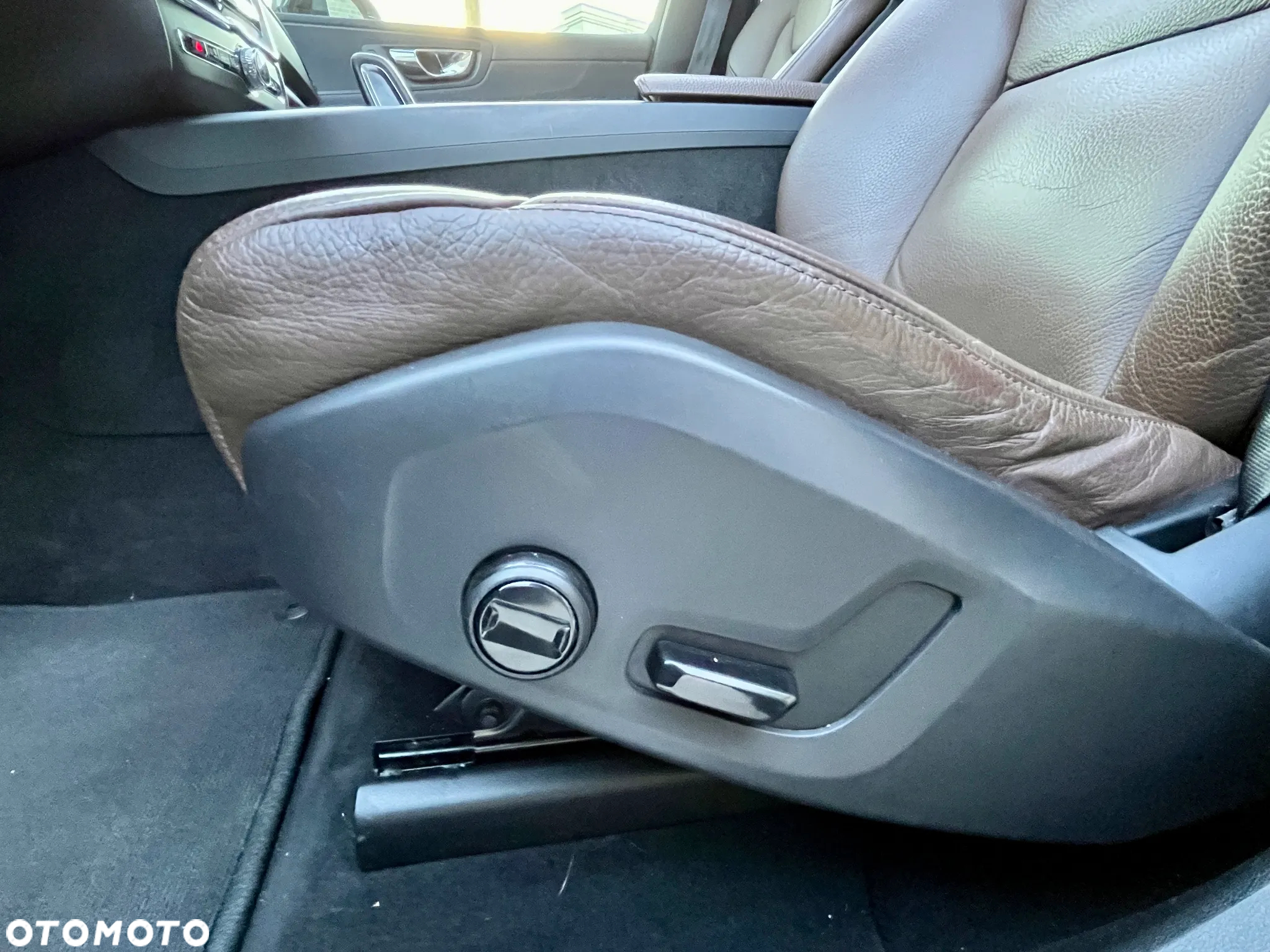 Volvo XC 60 T8 AWD Plug-In Hybrid Momentum - 25