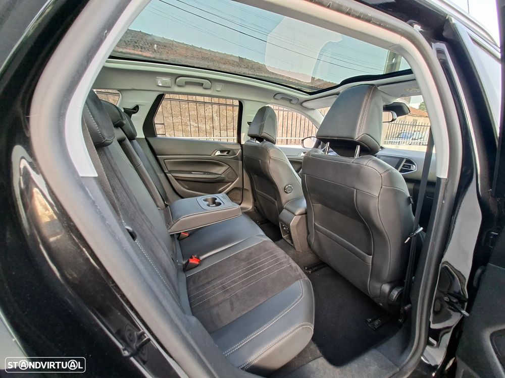 Peugeot 308 1.2 PureTech Allure EAT8 - 32