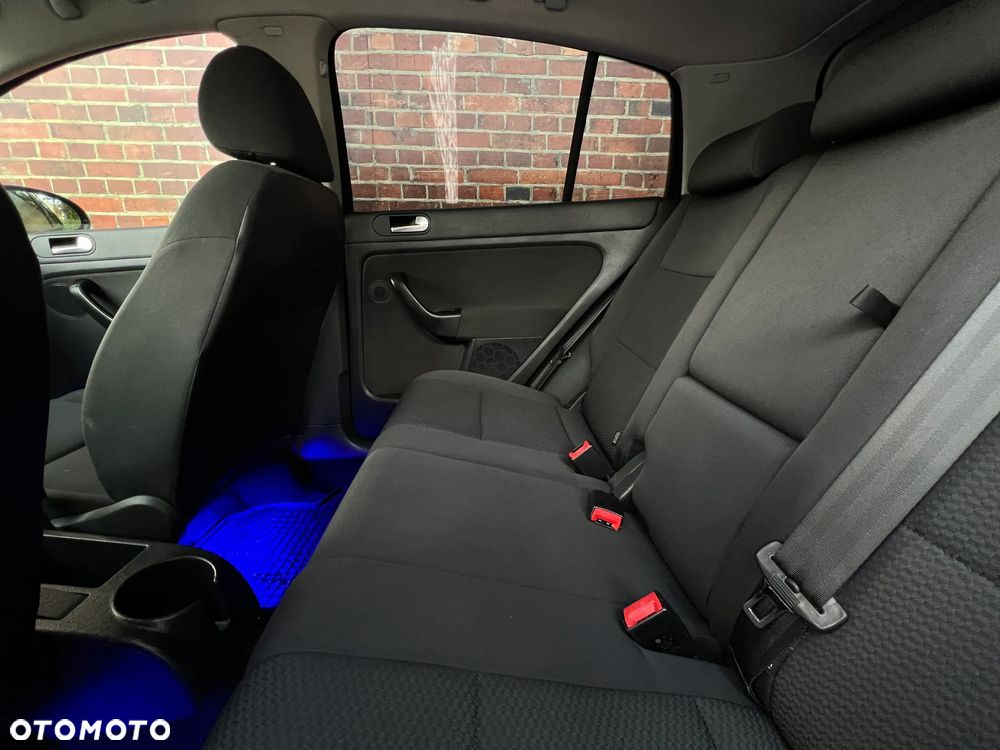 Volkswagen Golf Plus - 15