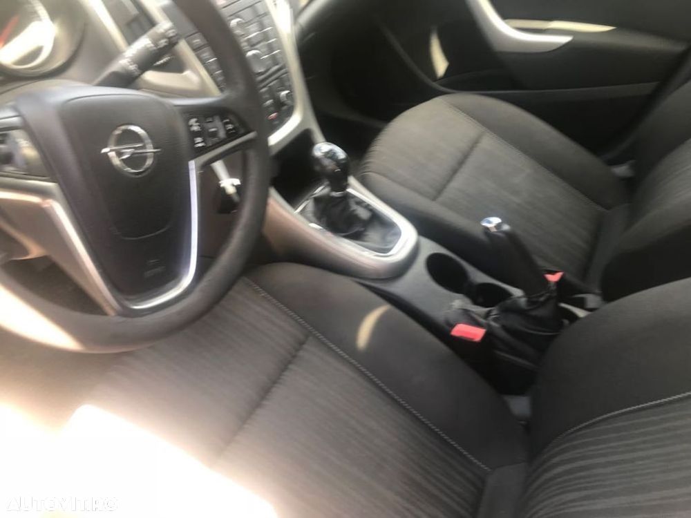Opel Astra 1.7 CDTI Essentia - 11