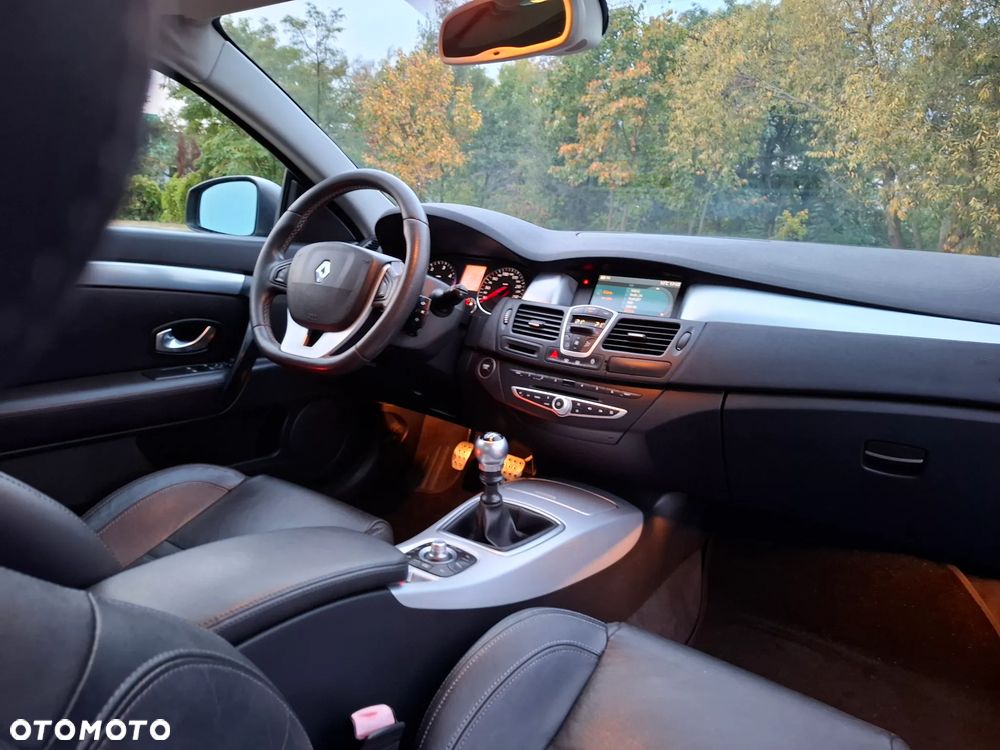 Renault Laguna dCi 180 FAP GT - 34