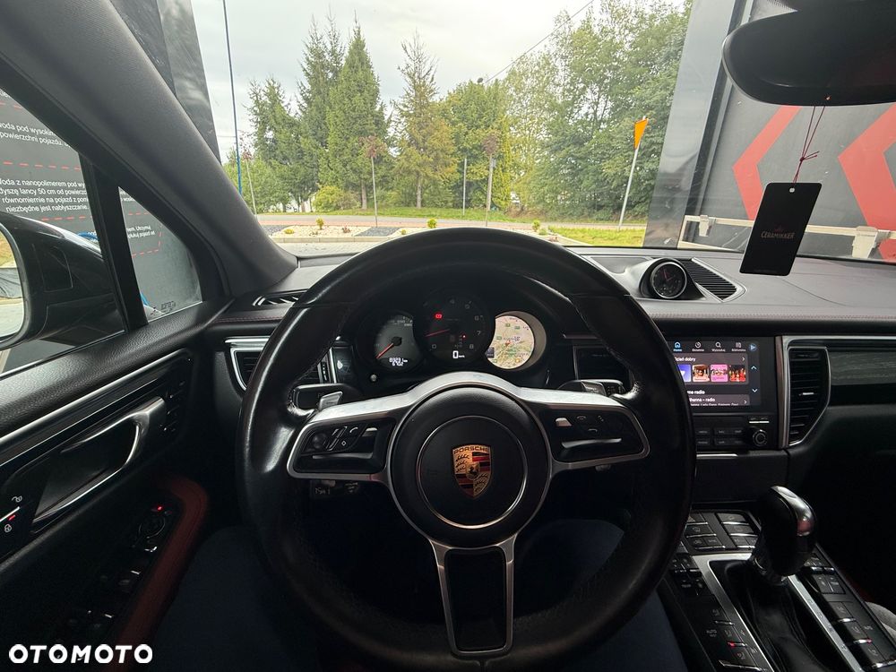 Porsche Macan - 32