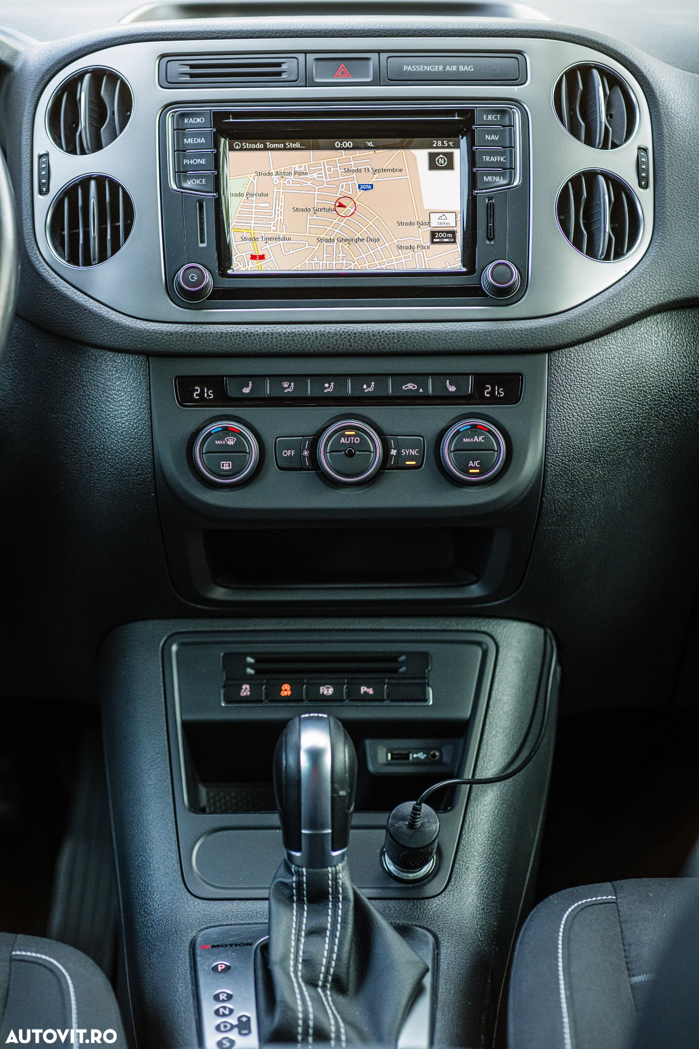 Volkswagen Tiguan 2.0 TDI SCR 4MOTION BlueMotion Technology DSG Lounge Sport & Style - 9