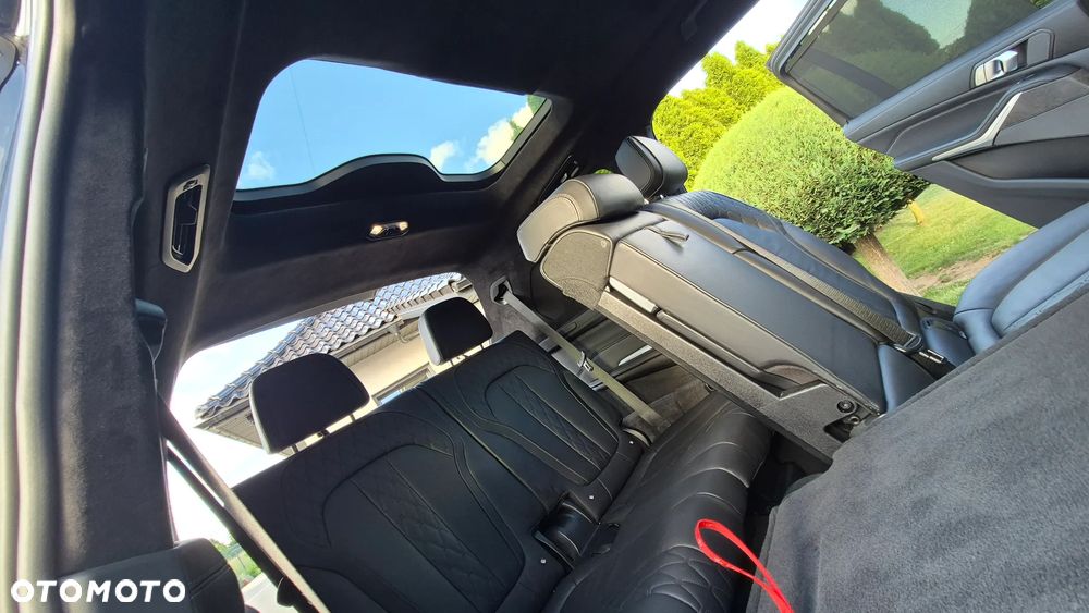 BMW X7 M50i sport - 9