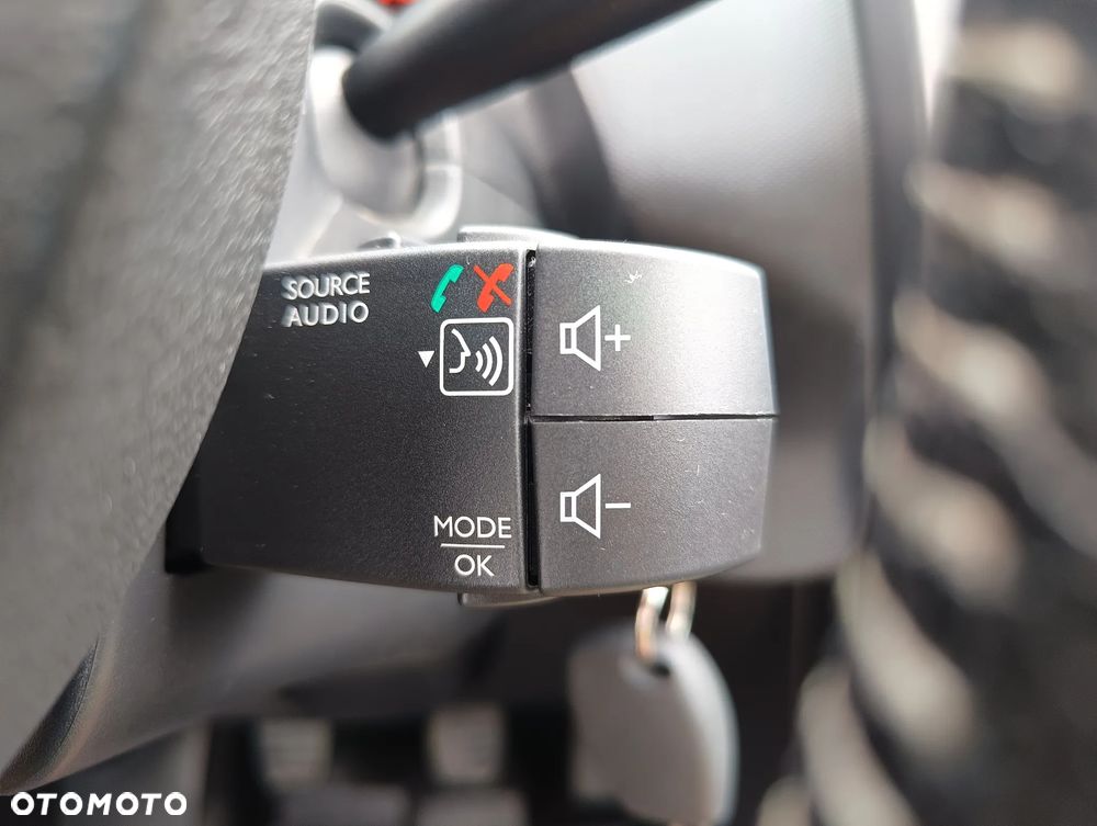 Dacia Duster 1.6 SCe Prestige - 23