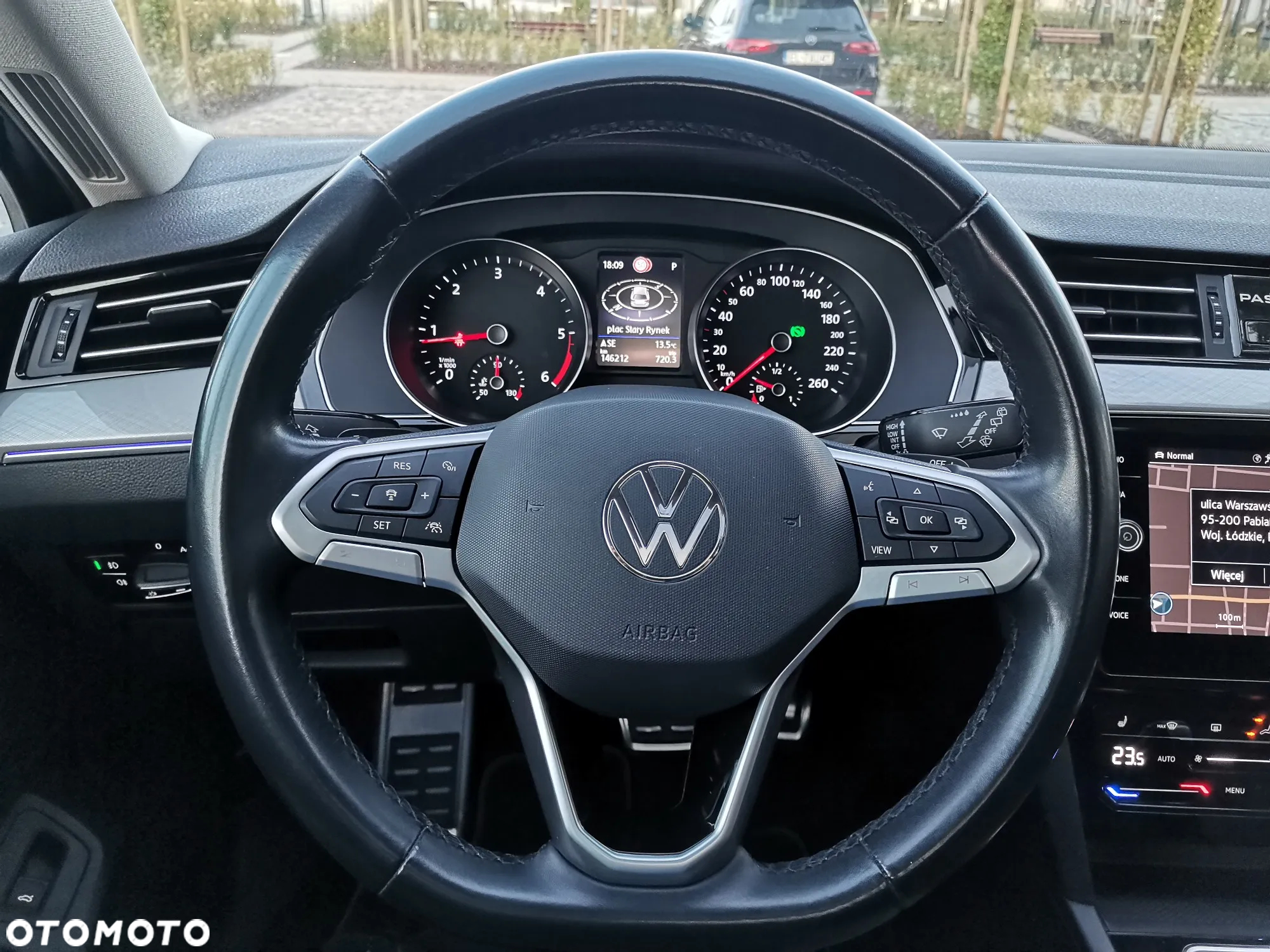 Volkswagen Passat Variant 2.0 TDI SCR DSG Elegance - 24