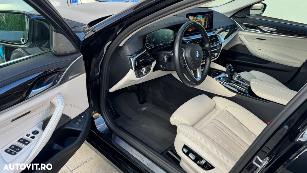 BMW Seria 5 530e Aut. Luxury Line - 11