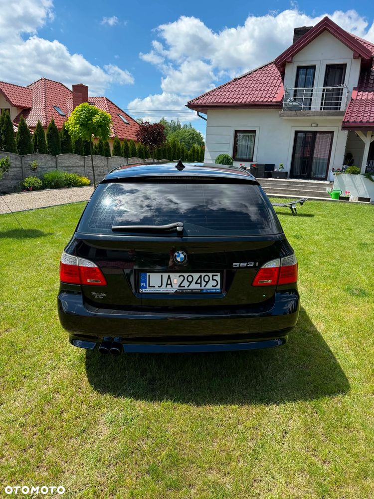 BMW Seria 5 523i - 6