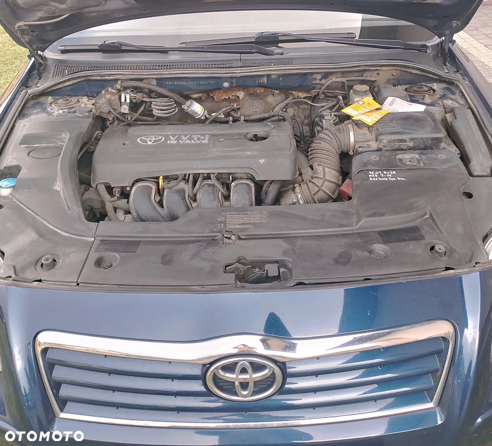 Toyota Avensis - 16