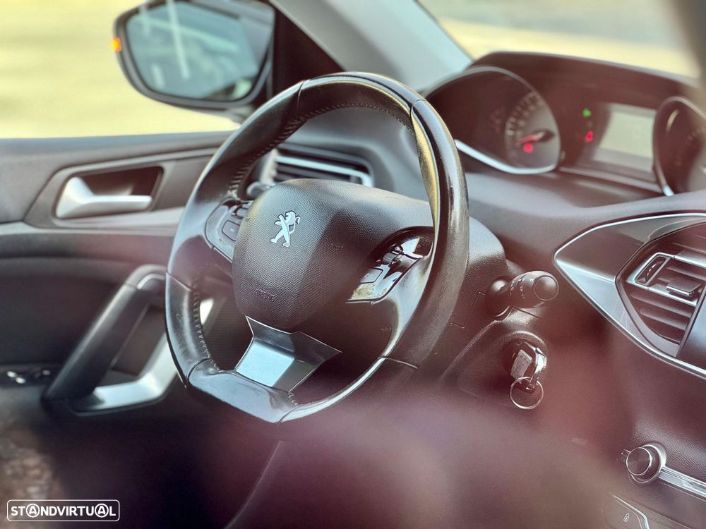 Peugeot 308 1.2 PureTech Style - 4