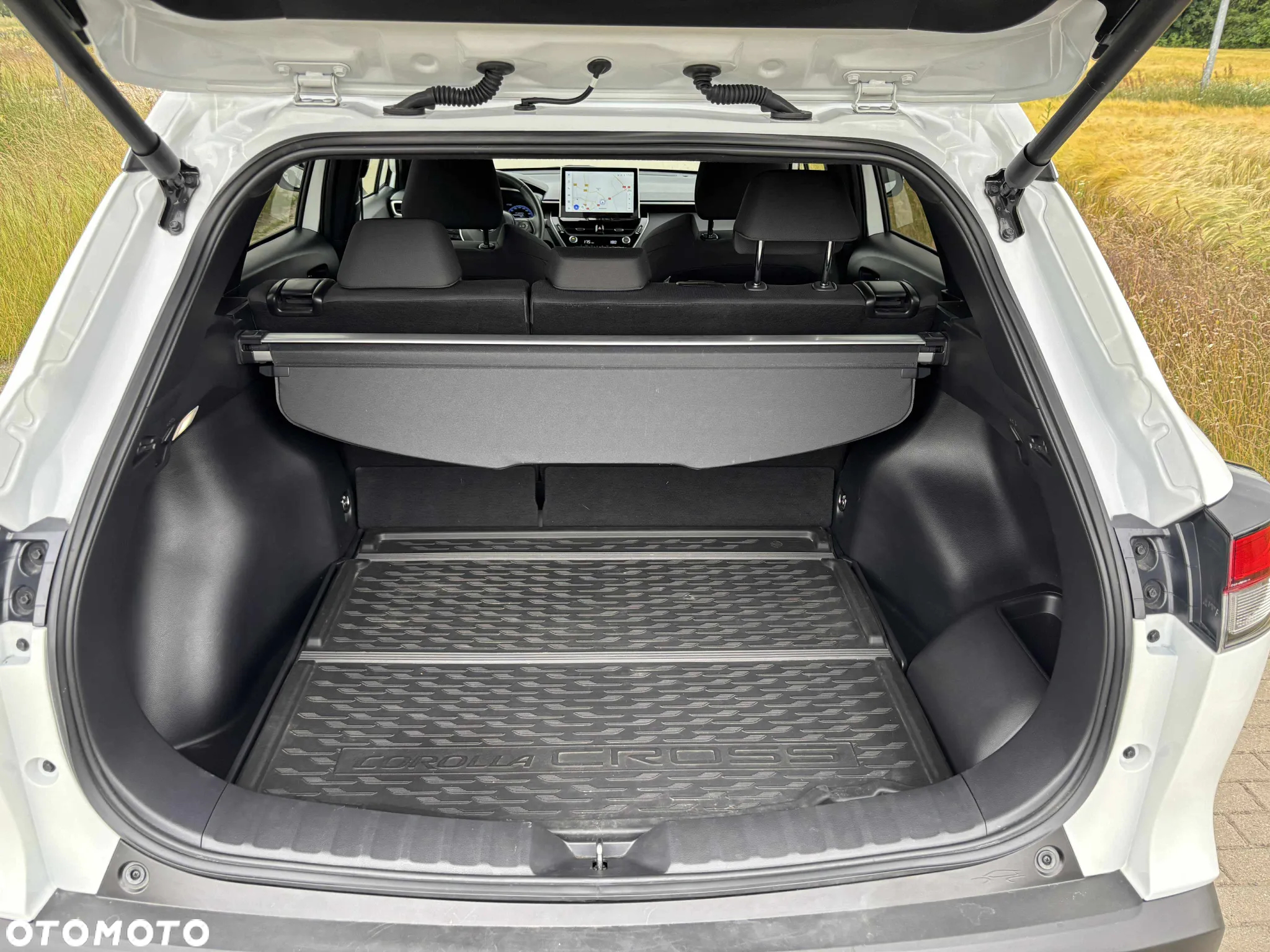 Toyota Corolla Cross 2.0 Hybrid Executive AWD - 26